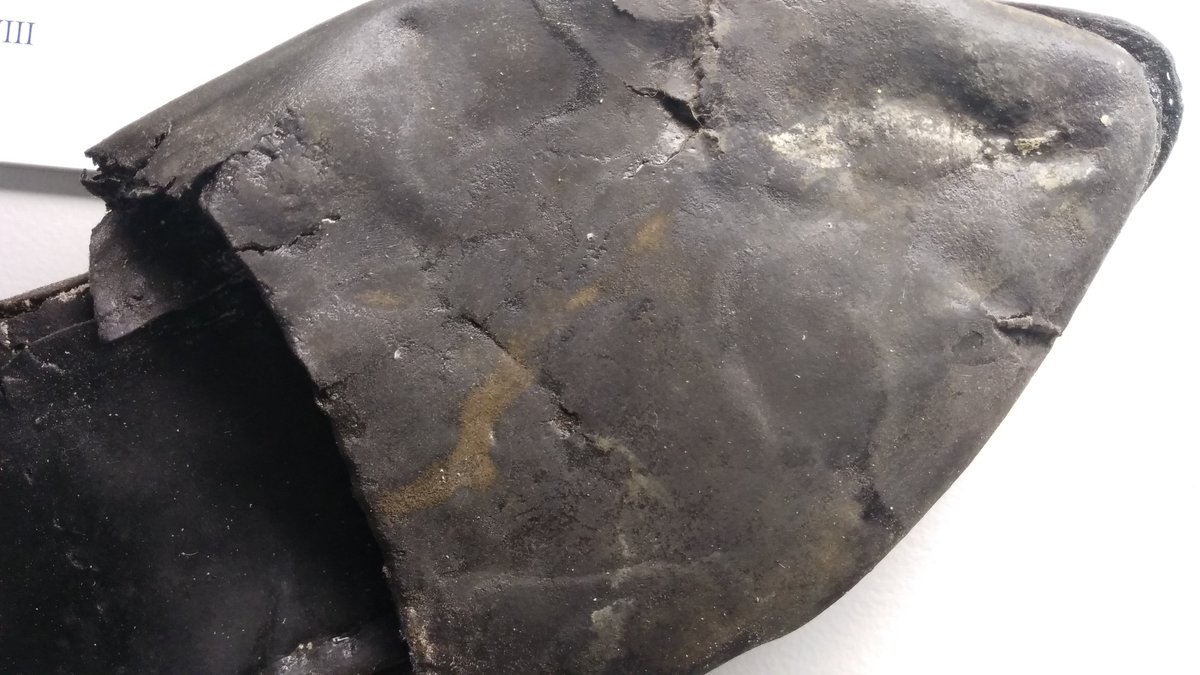 MuseoCadiz's tweet photo. La vida cotidiana a bordo del "Fougueux" queda bien reflejada en #legadomar con estos dedales y esta "cómoda" zapatilla. #Trafalgar https://t.co/Y7Ap7xXIM7