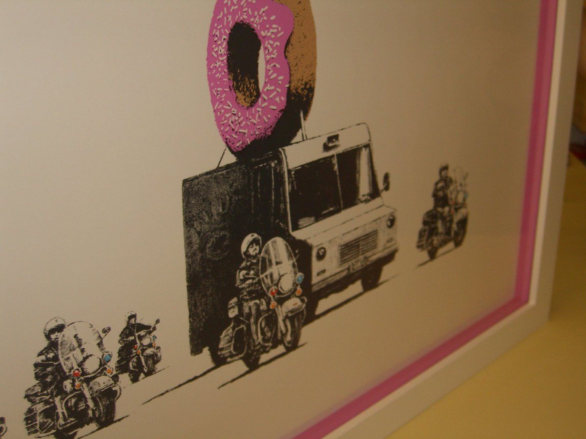 MisterFrameMan's tweet image. Coloured spacers are a simple &amp;amp; effective way to enhance your artwork. Contact buff.ly/2yZWmjg  for more info #urbanart #framing