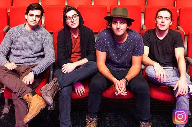 NoticiasCaracol's tweet image. Sea el primero en escucharla: Morat y Juanes presentan su nueva canción ‘Besos en guerra’ bit.ly/2ztNgvW