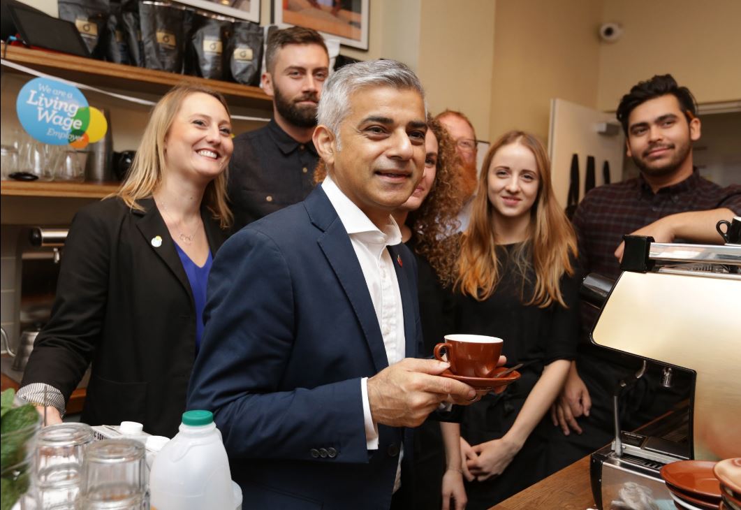 LivingWageUK's tweet photo. 3 days until #LivingWageWeek &amp; new #LivingWage rates Mon 6 w/ @SadiqKhan @LushLtd - watch the event on @LushTimesEN https://t.co/KhQwvX5nQi https://t.co/Y239dxVXiB
