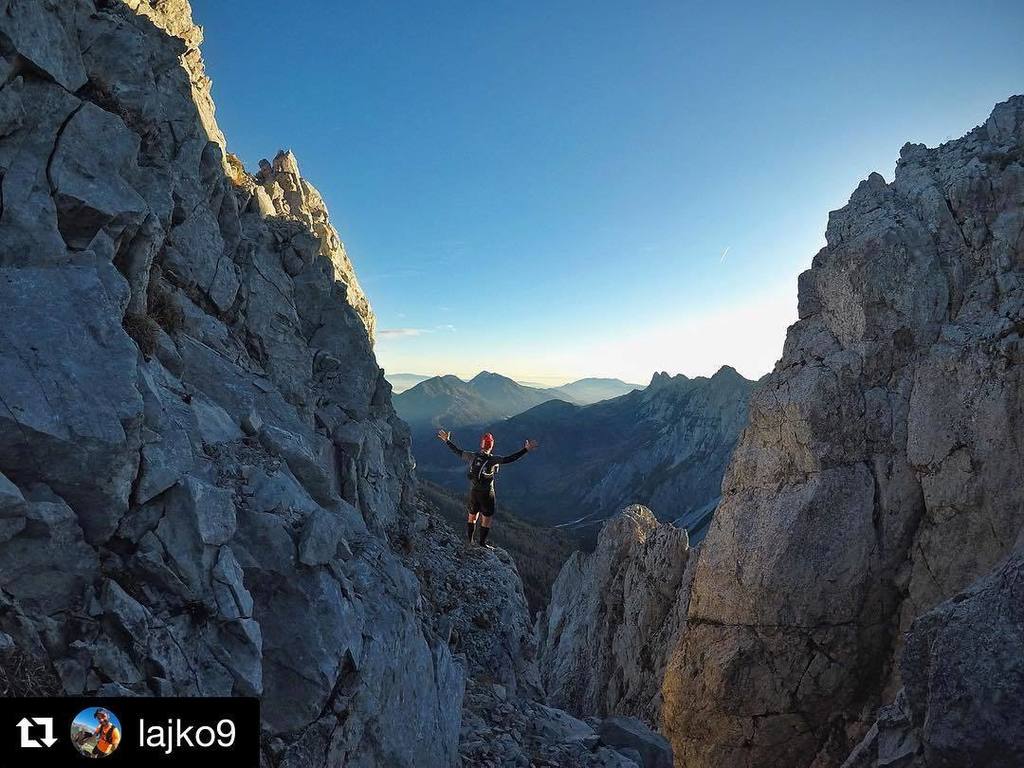 runtagit's tweet photo. Photo by @lajko9 
Silence 🙏
#trailandkale #trail #trailrunning #suunto #salomon #runshots #joinrun #run #running #… https://t.co/PVyCr0Rk91 https://t.co/8cDMw5IJzZ