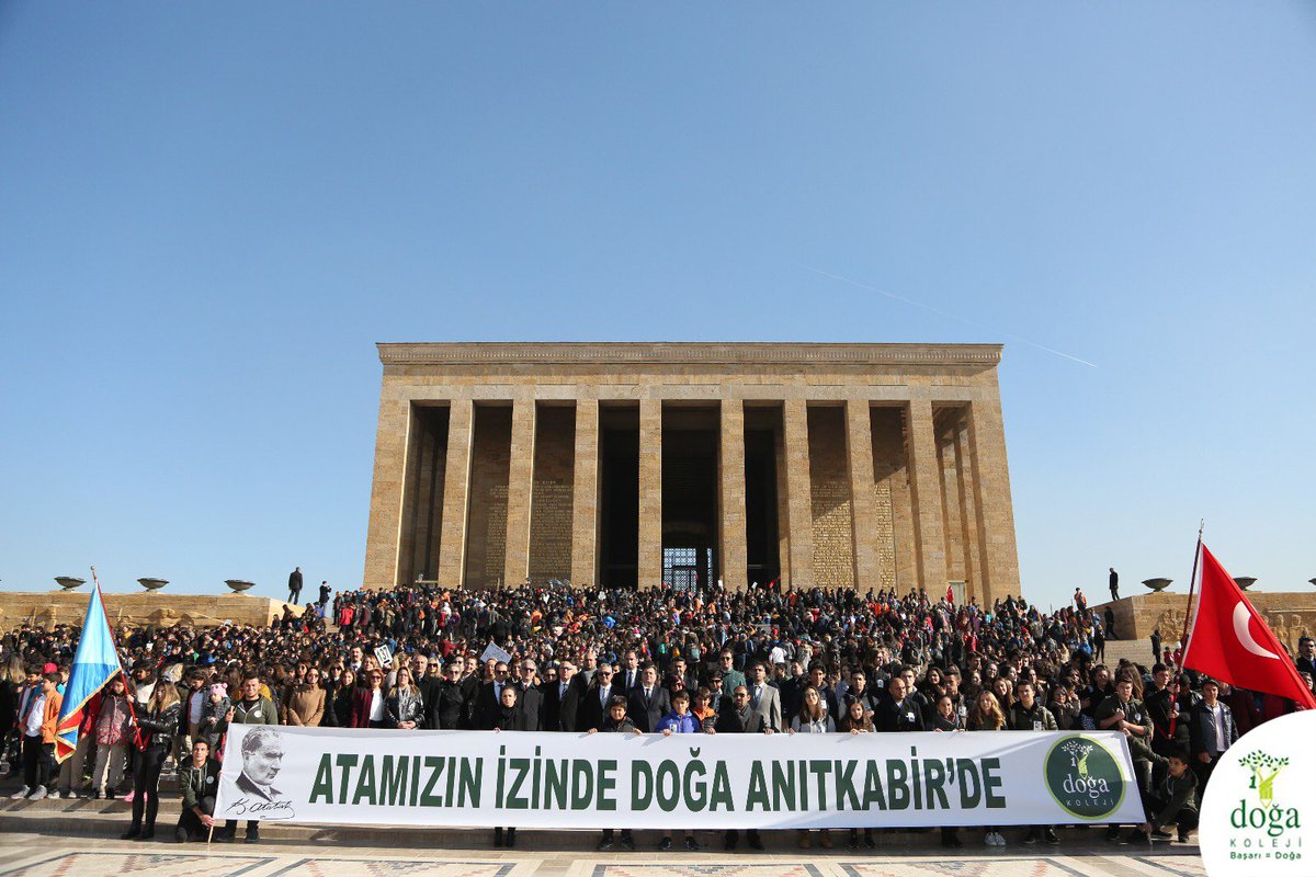 DogaOkullari's tweet photo. Doğa Koleji öğrencileri Ata'nın huzurunda! https://t.co/iOlitjZcRj https://t.co/KHMDddM0EU