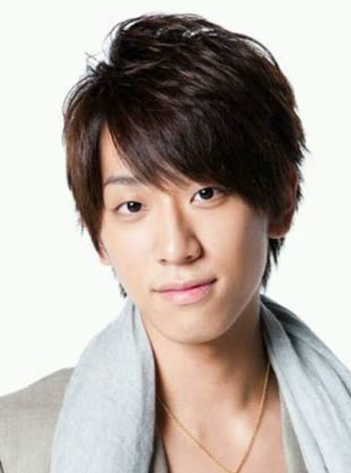 News小山慶一郎のまぶたが変で整形失敗 眠そうな顔は花粉症のせい比較画像あり ゆるりデイズ