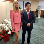 この光景どこかで見たことがある!イヴァンカと加藤厚労大臣が完全にこち亀のキャラｗ