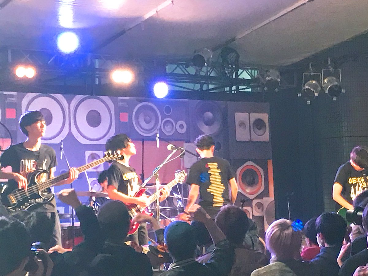 sluggerbasebal4's tweet photo. e-taxの皆さん最後の学祭ライブお疲れ様でした🎸🎤🎶
最高に楽しい学祭でした！！！
#立花祭 #etax https://t.co/ZRzGQUPgbT