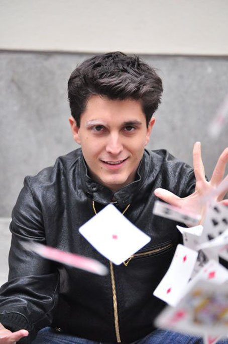 “Nunca me he planteado tener un nombre artístico” nos cuenta el mago <a href="/jorgeluengo/">Jorge Luengo</a> 
By <a href="/RoberTmac_/">Mac</a> 
bit.ly/2zhhPEb