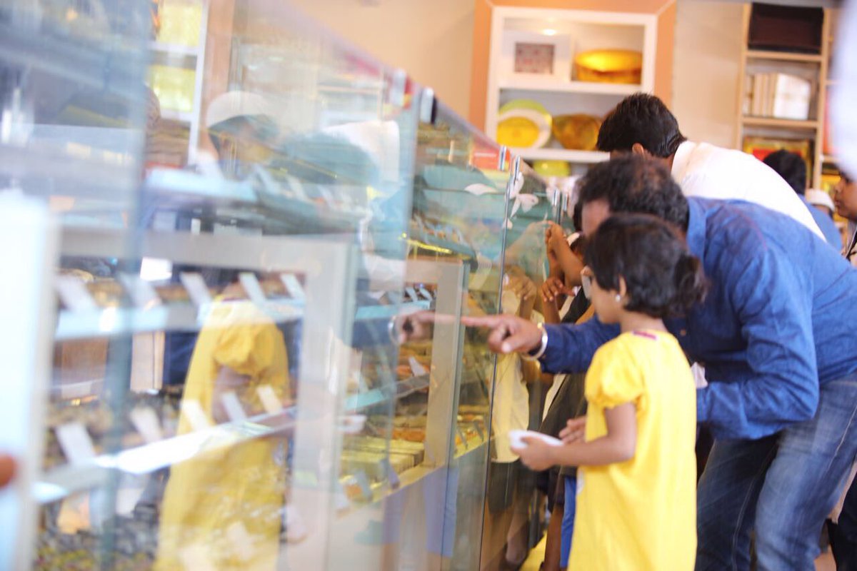 NGO_MSVF's tweet photo. Time for the lesser privileged to enjoy lipsmacking sweets from dadus sweet emporio, at camp #msvfinitiative #helpalways #MomentsThatMatter https://t.co/55UpqHngFb
