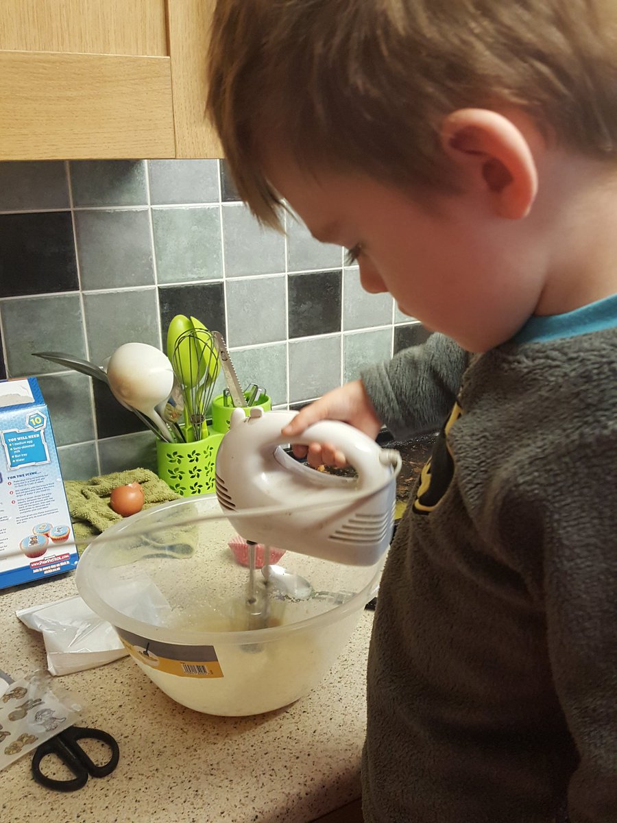 emamarshall1108's tweet photo. Romeo baking his buns #OPAfunhomework @OPA_LGR_Canada https://t.co/pj7fgGVspr