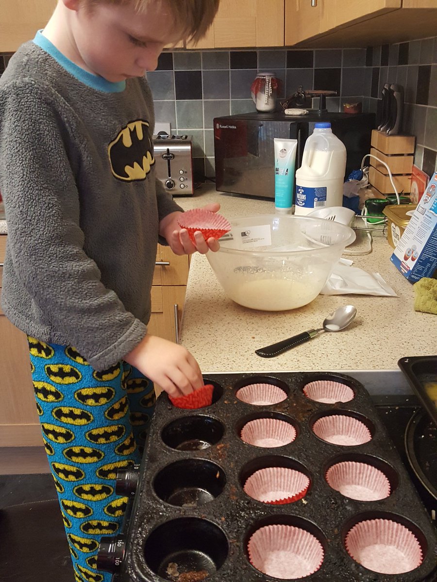 emamarshall1108's tweet photo. Romeo baking his buns #OPAfunhomework @OPA_LGR_Canada https://t.co/pj7fgGVspr