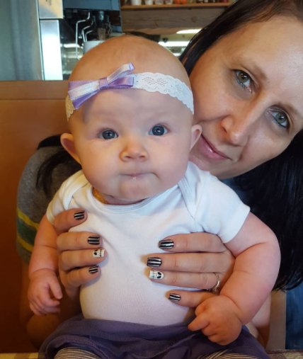 ZeiglersQue's tweet photo. Super Cutie! Thanks estheticsbunny for sharing on Instagram! "Having some lunch with grandma before we pick up brother from school ❤" https://t.co/sTNiVIklcC