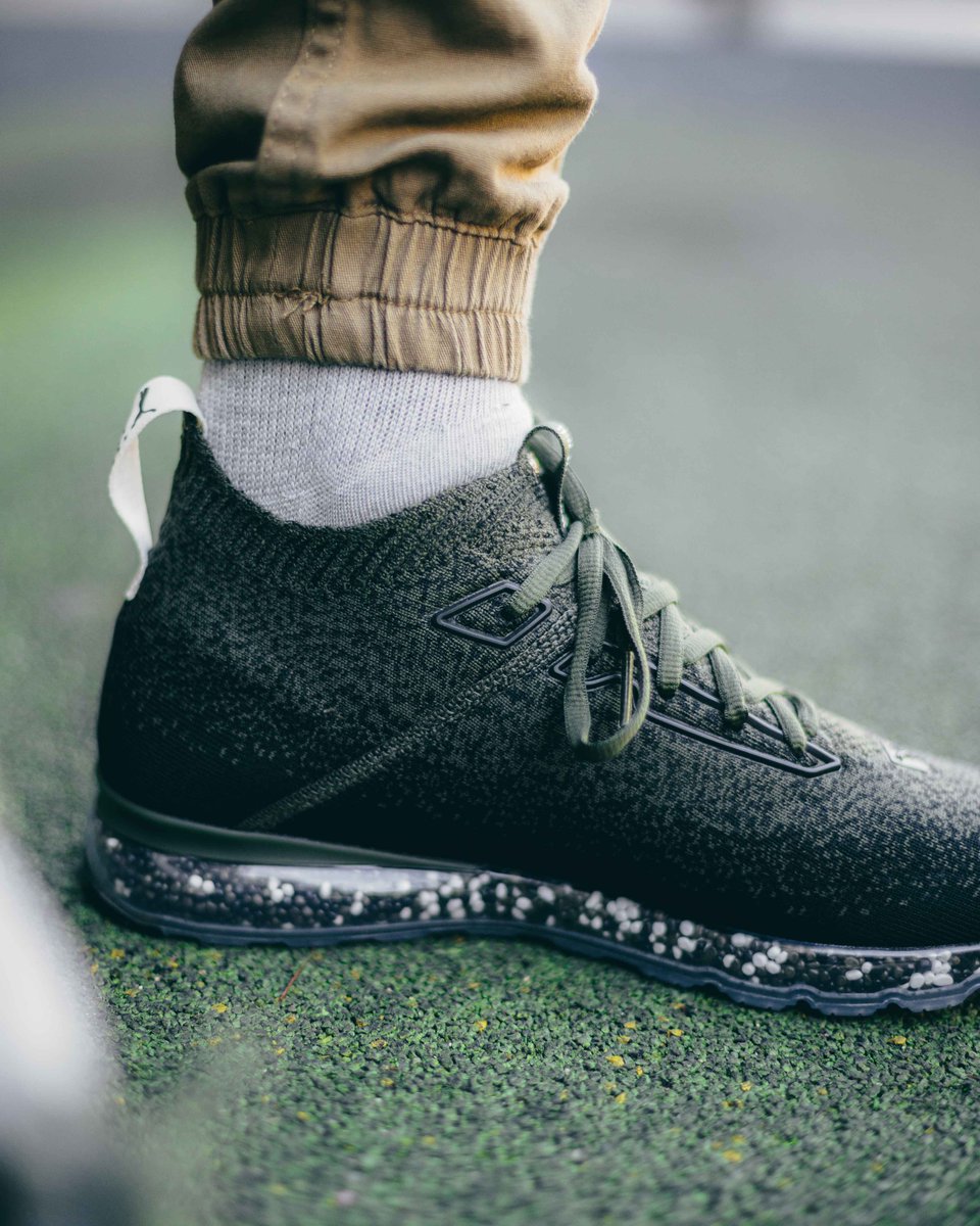 puma jamming on feet