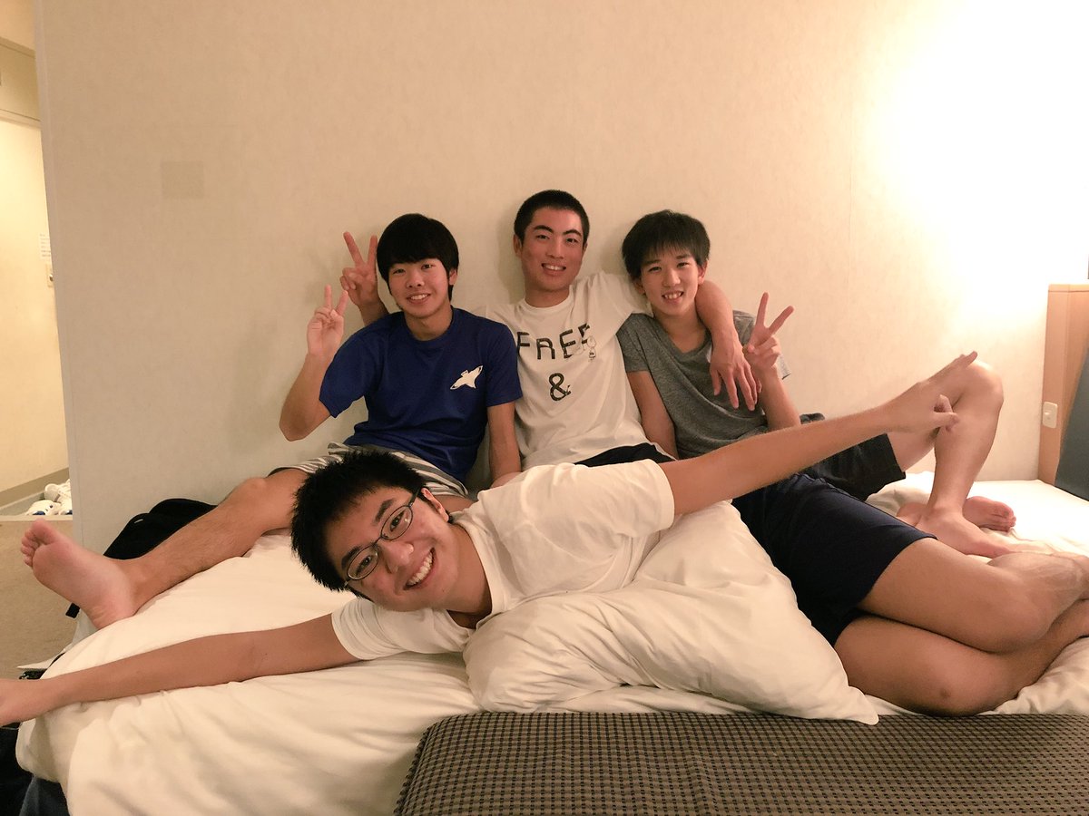 FtmKj's tweet photo. いい友達に恵まれてとにかく楽しかったです。
 #沖縄  #修学旅行 #26HR https://t.co/kq86jIdEt7