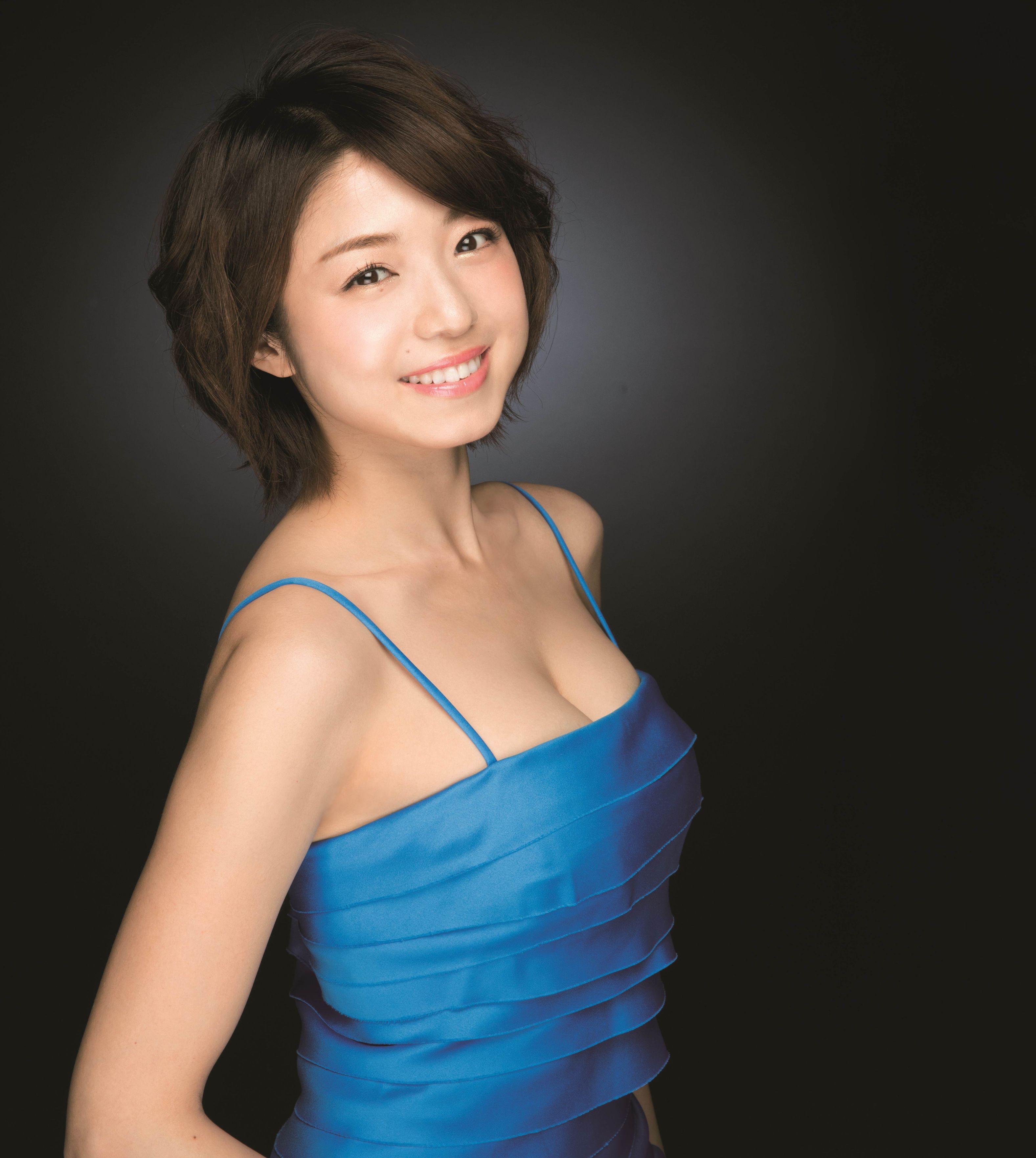 週刊大衆 先走って公開 中村静香さん Sizukanakamura が 11月6日発売 週刊大衆 11月日号の表紙に登場 笑顔が光り輝いてます T Co Jnbuo3ykg8 Twitter