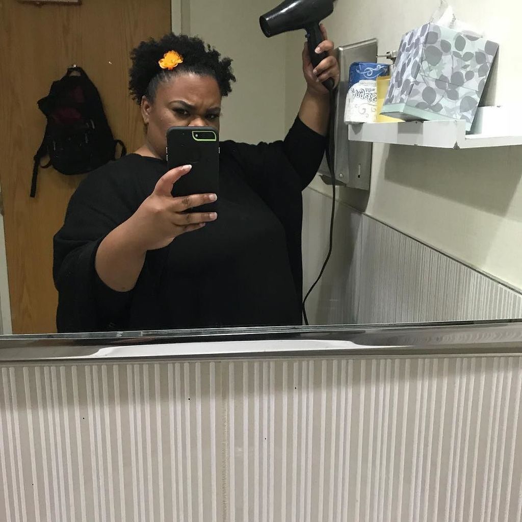 BizTechAgent's tweet photo. First ever bathroom selfie... hair needs to be on fire for my speech in 30 mins so @mogulcon #speaker #kaitech #gi… https://t.co/UhZs9dfMRO https://t.co/hcadNxoQD6