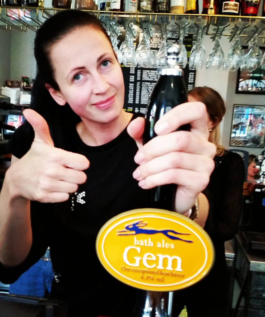 portmanpub's tweet photo. Finally Friday! Pop in for a pint of Gem 4.1% ABV - exceptional best bitter from @bathales 🍻🍻🍻 .
#gastropub #marblearch #marylebone #bitter https://t.co/ugPTiUYyOv