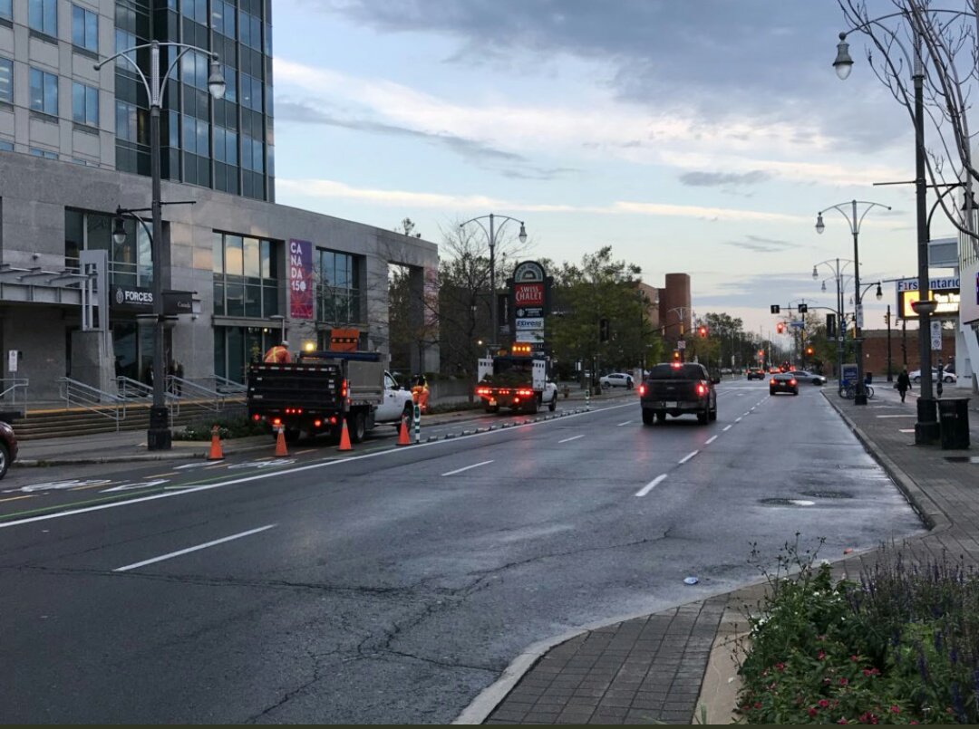 Dear <a href="/cityofhamilton/">City of Hamilton</a>: it doesn't help to build a cycle track if trucks can park in it with impunity <a href="/HamOntParking/">PCO C. Charette</a> <a href="/RyanMcGreal/">Ryan McGreal</a> <a href="/FortElgin/">Fort Elgin</a>