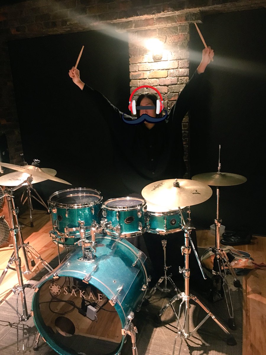 soga_beck's tweet photo. Kemperで大体作り込んだ音をスタジオで試して微調整してきました🎸🎶
割と使いこなせるようになってきた！
もっと研究しないと😎
#kemper https://t.co/jyn6VsKHMd