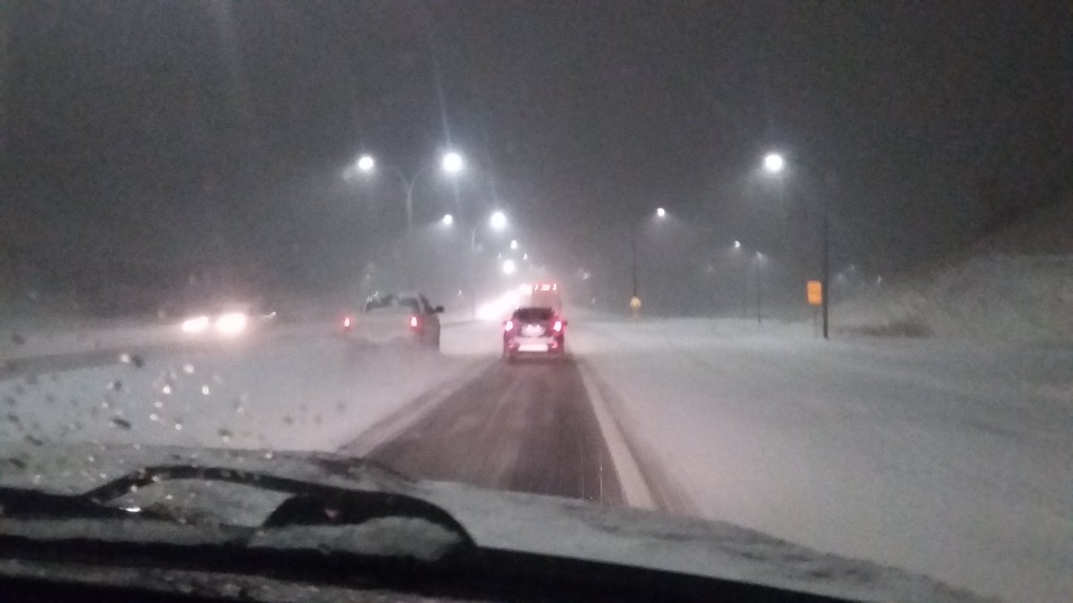 TravelLikeAmber's tweet photo. Incase your cruising twitter for a road report. HWY3 #yql to #yyc. ☁❄ #lethbridge #alberta #snowcovered #roadreport #whiteout #BeSafe https://t.co/EnuDXGNvi7