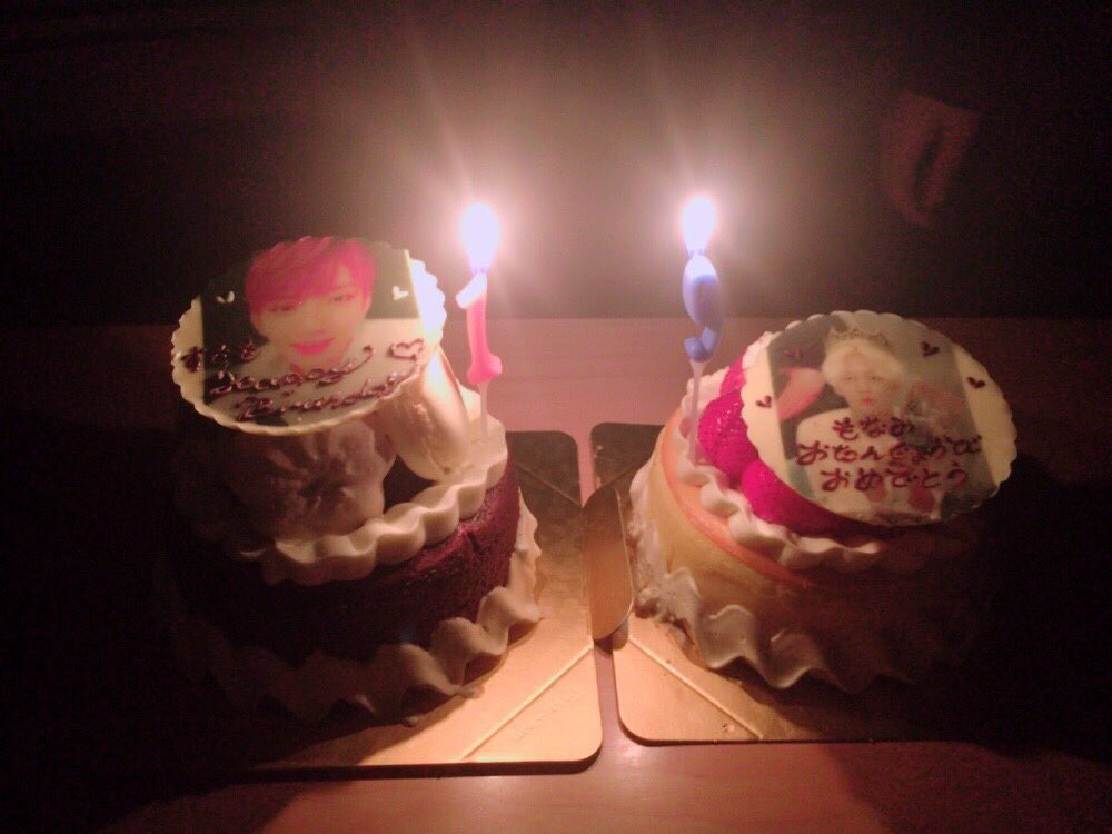 天使ちゃん もう 何 友達がサプライズでジョンハンのケーキくれた 友達 ジスペン も誕生日 近かったから夢のジスハン しかも 幕張の時にまさかのジョンハン様のスローガン買ってくれとって 実は誕プレがあります はいこれ ってイケメンすぎ