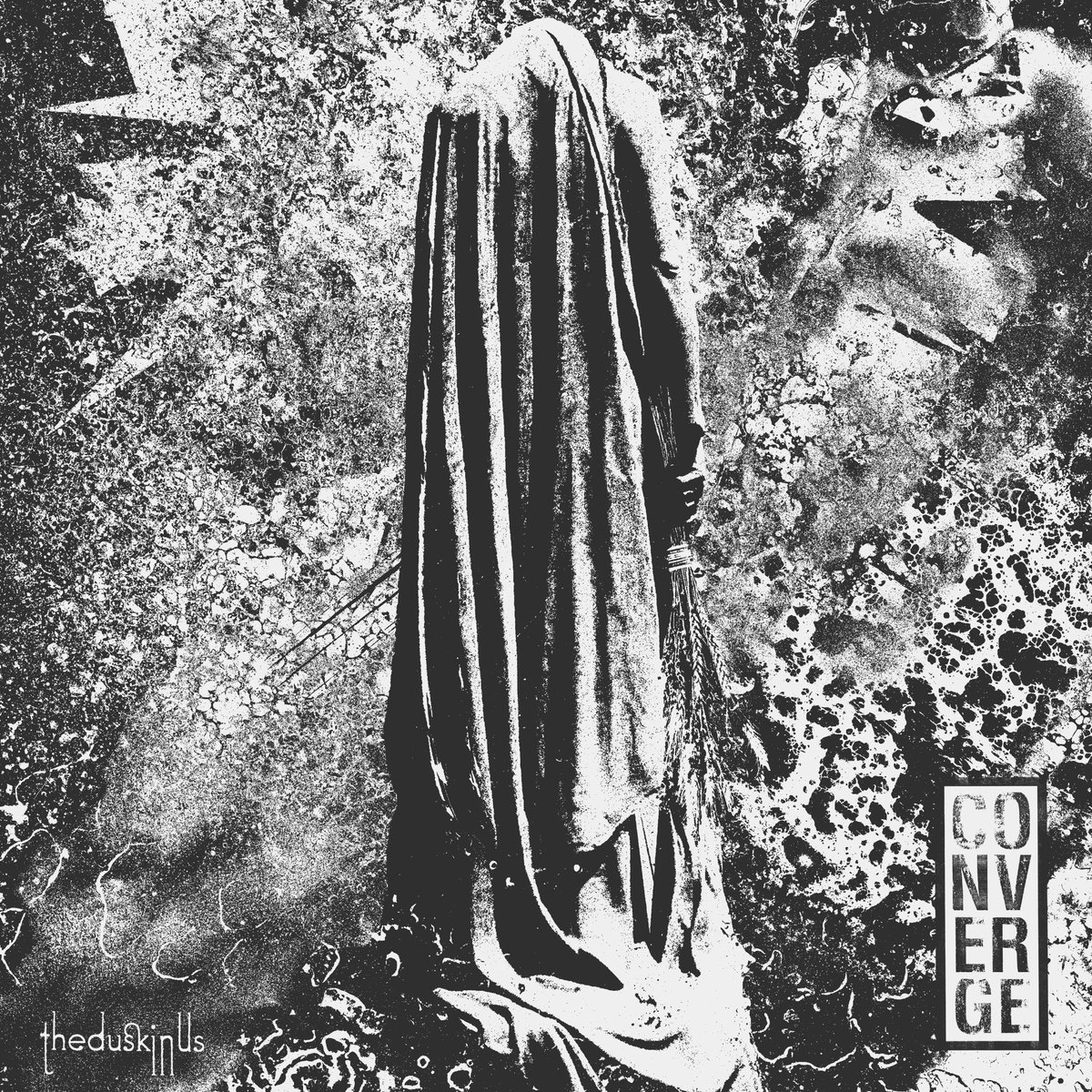 Convergecult's tweet photo. #TheDuskInUs is in stores today → https://t.co/ScB15CxKO7

Limited vinyl
↓
Indie: https://t.co/azpvhc9yrq
DW Direct: https://t.co/fRxVZJ91sl https://t.co/gTCxSYaSoM