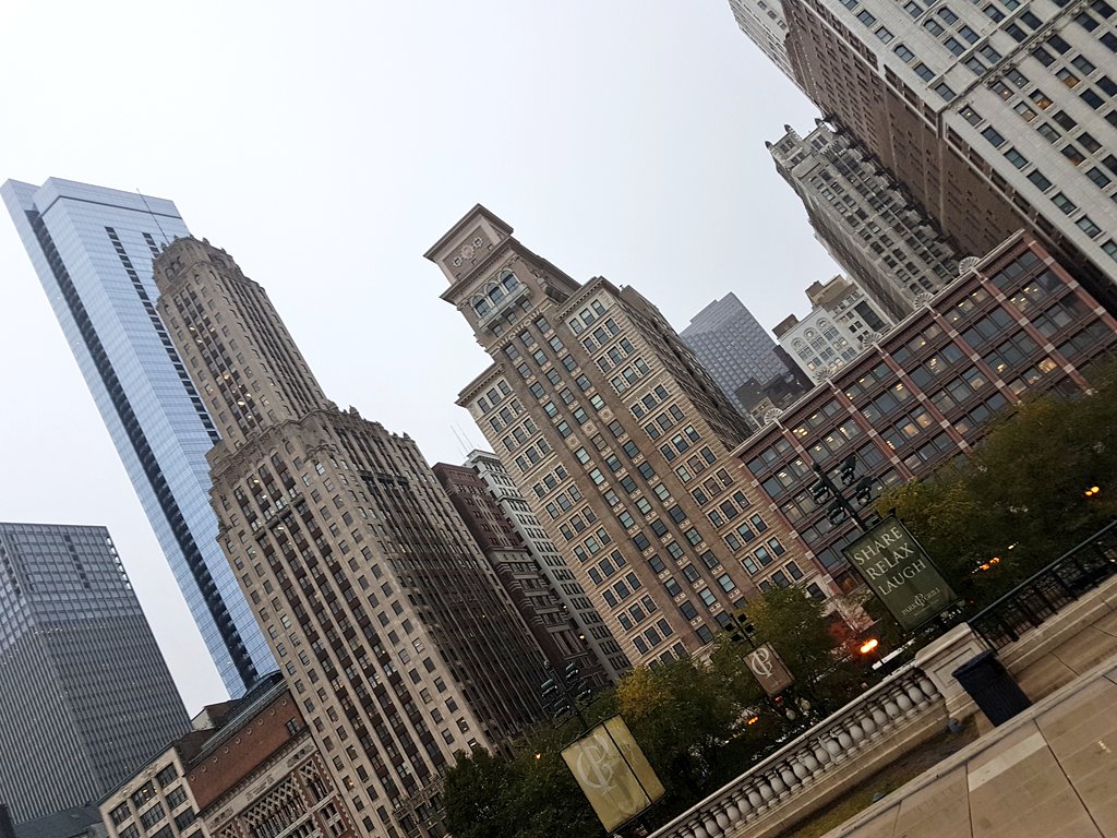 ChangeAgentSA's tweet photo. #Chicago 🚕 #CathDoesChicago #Travel #Learning #Growing #Architecture #PublicArt https://t.co/0ZMuaONtOK