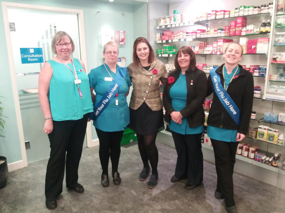 lizn61's tweet photo. @DayLewisGroup Grimsby's MP Melanie Onn receiving her flu vaccination this morning at Day Lewis Springfield Rd Grimsby. #staywellthiswinter https://t.co/KUAMOBJNmK