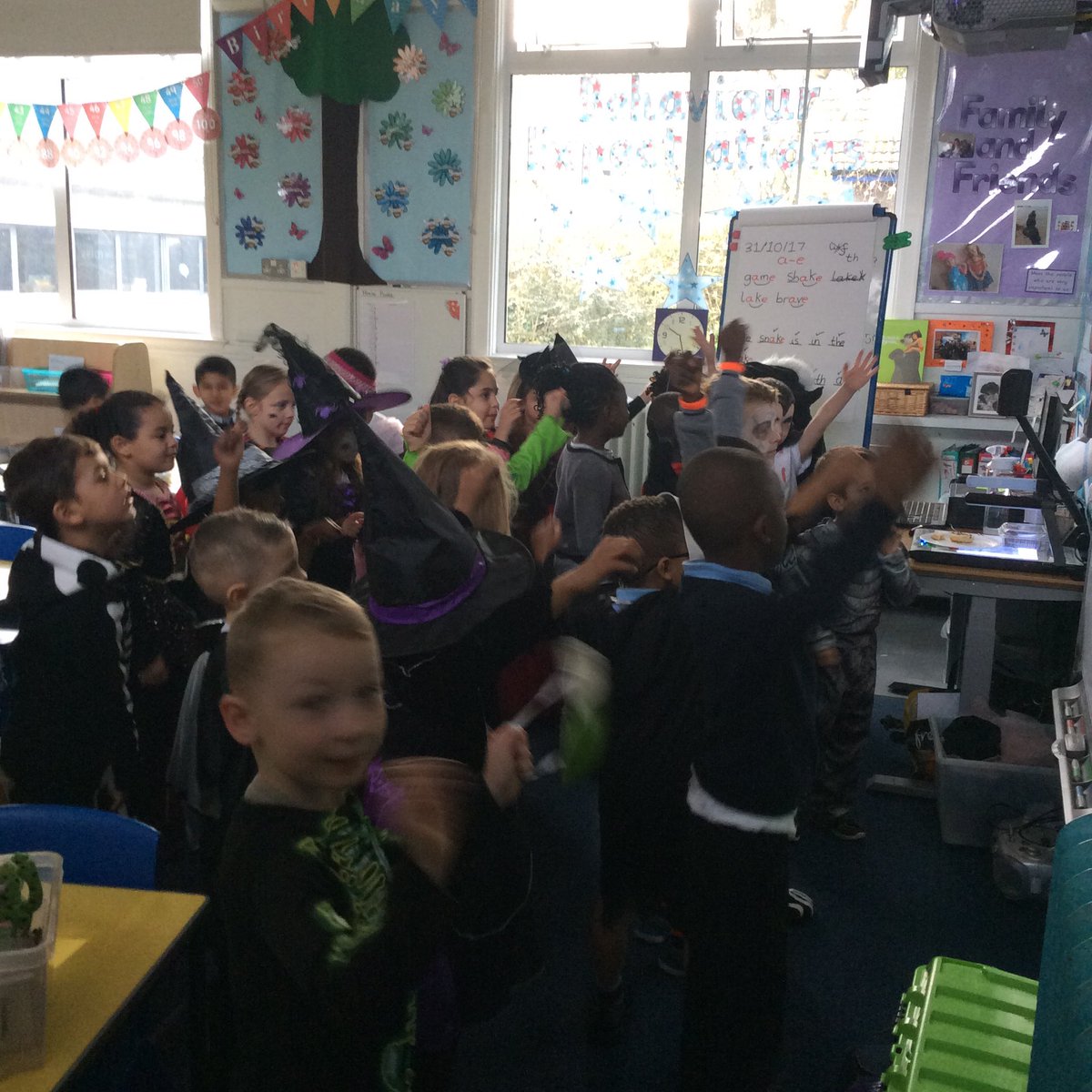 AHPA_Year1's tweet photo. Year 1 loved celebrating Halloween on Tuesday with their spooky breakfast and dinner.
@AHPA_Year1 https://t.co/bRuXaa6uKg