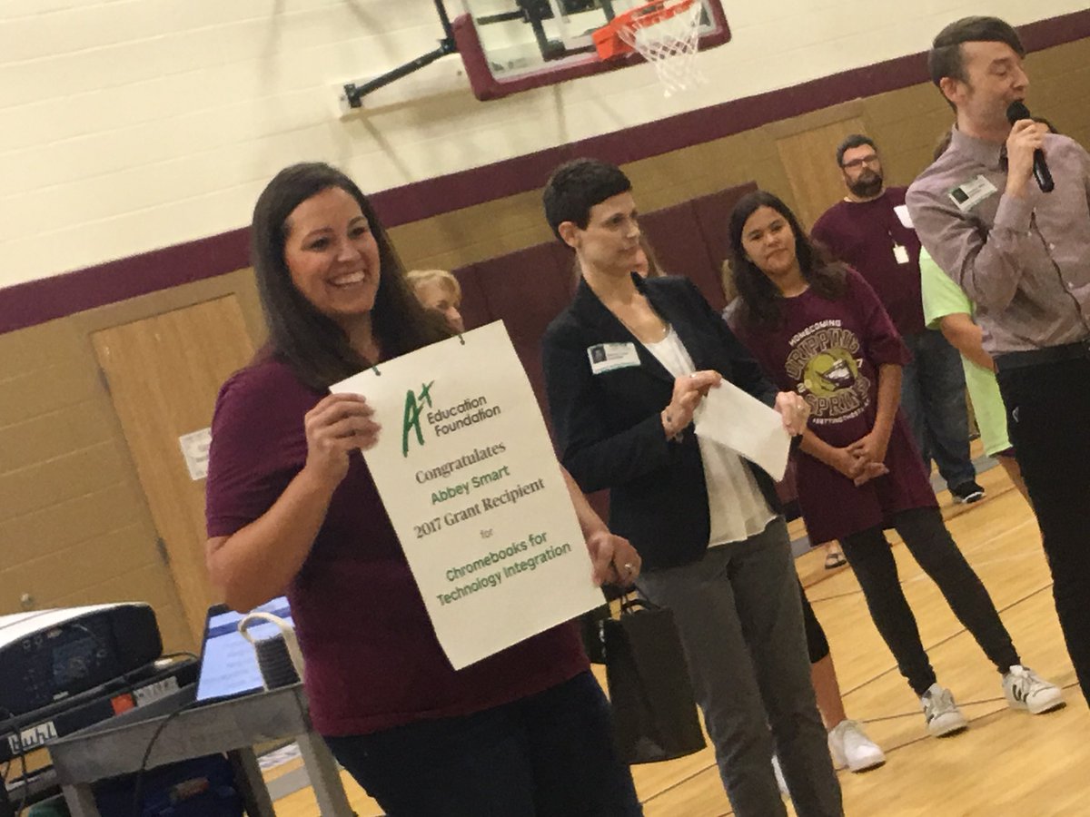 MrsSmoland's tweet photo. Proud of Mrs. Smart - received a grant for Chromebooks! #sycamoreyr1 #iamdsisd https://t.co/h5Meo6tGOv