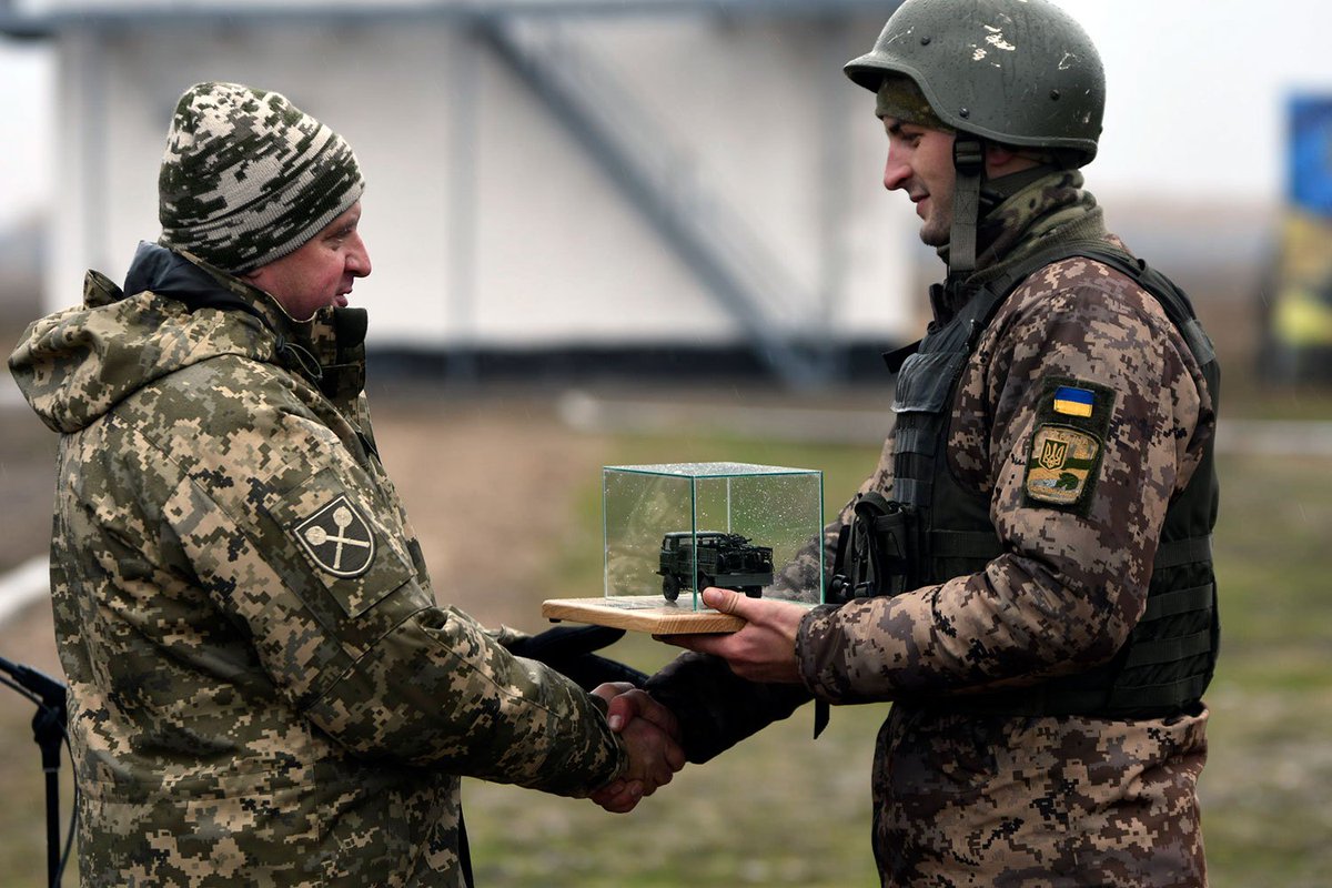GeneralStaffUA's tweet photo. Стало відомо хто переміг у конкурсі артилеристів! Кращі у #ЗСУ : мінометники - 30 омбр, причіпна та самохідна - 26 оабр, реактивники -81оабр https://t.co/yA07S3kkIW