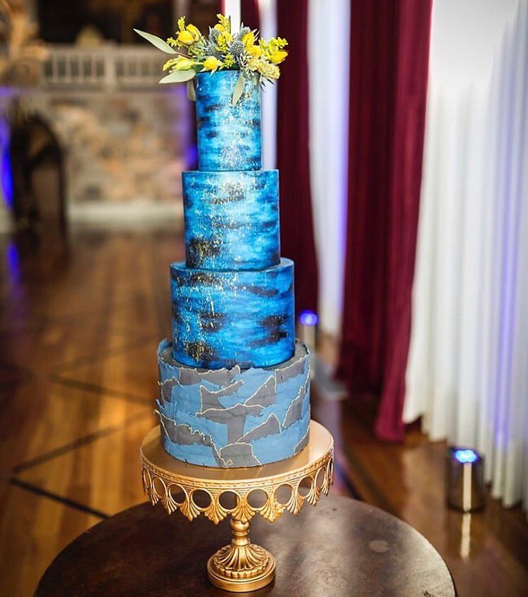 KhushMag's tweet photo. Be bold, choose a #weddingcake like this #blue uber cool design!
β’
Photo: #dragonphotostudio https://t.co/dCcqBKQ8Tn