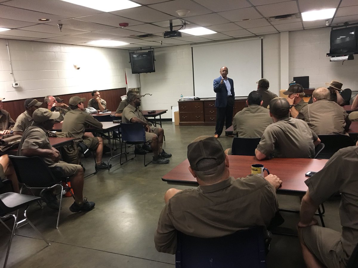 rwalker02jr's tweet photo. Noel Massey delivering a strong message to Jacksonville West package team today.  Thank you! https://t.co/QdRZX9F7hO