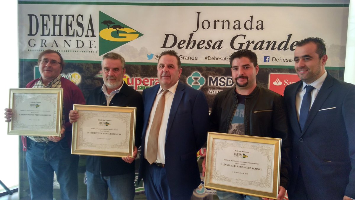 DehesaGrande's tweet photo. Primera edición de los #PremiosDG para premiar a la mejor genética, trayectoria y juventud ganadera #DehesaGrande2017 https://t.co/fz6WPVJXDV