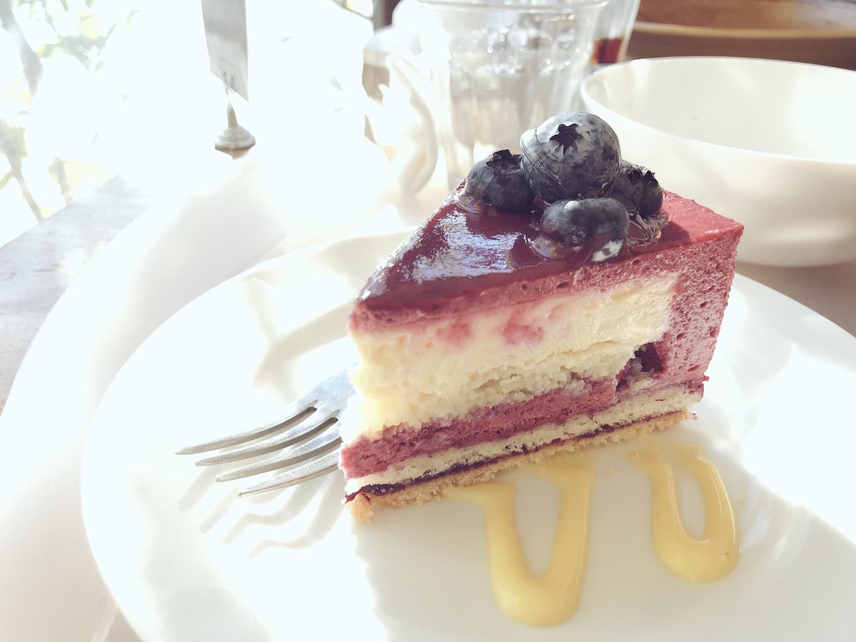 O Ya 近くに美味しいケーキ屋さんがあるのでみんなで行きましょう
