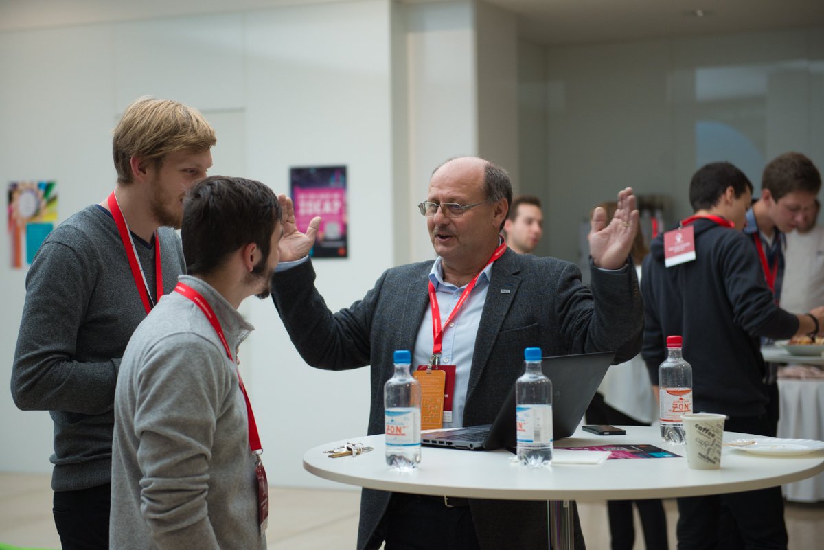 innogy_cz's tweet photo. #321start #kestrojum mezinárodní maraton technologického „hackování“ na téma #smart #energy je #vplnemproudu! #ceehacks #hackaton #Prague https://t.co/b5CDZN7paY