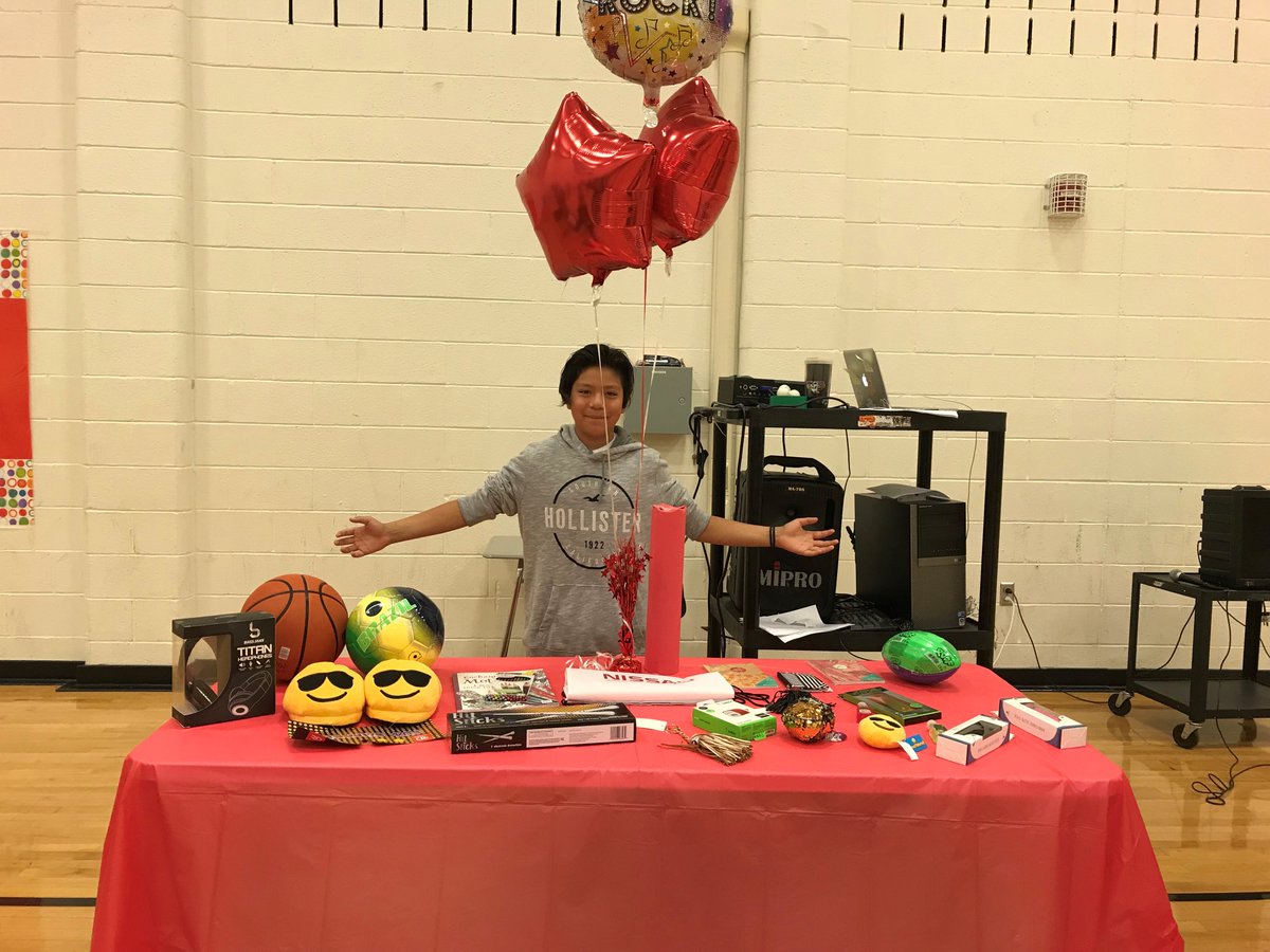 WMSWolfpack's tweet photo. Pack Carnival Fun!! @wsfcs @PBISRewards #postivebehavior https://t.co/6wr0YoOPbx