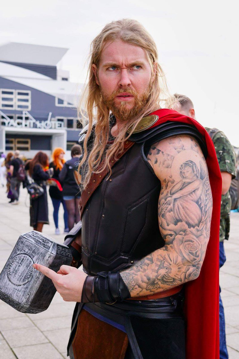 godofthunderuk's tweet photo. You want this hammer? Nah mate sorry
@MarvelUK @chrishemsworth
#ThorRagnarok #Thor #cosplay #thorcosplay #marvel #mcmLDN17 https://t.co/LG2eb93DA9