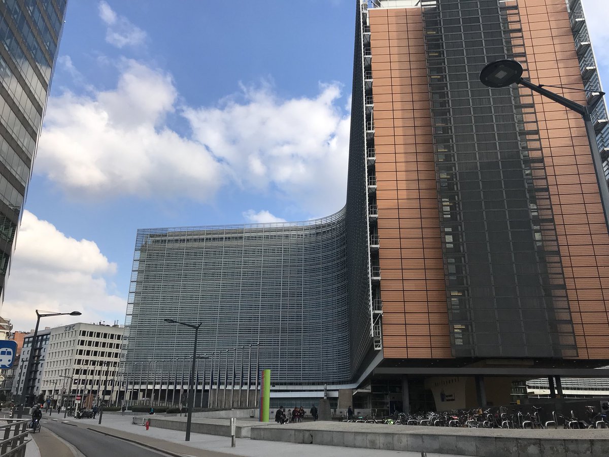 albertdmcat's tweet photo. This is the biggest lie ever. They say that they are democratic...but they permit in @EU_Commission countries like Spain, using the same methods as Turkey. All of them are accomplices of the violation of human rights in #Catalonia. @JunckerEU https://t.co/bzjZyxNxXp