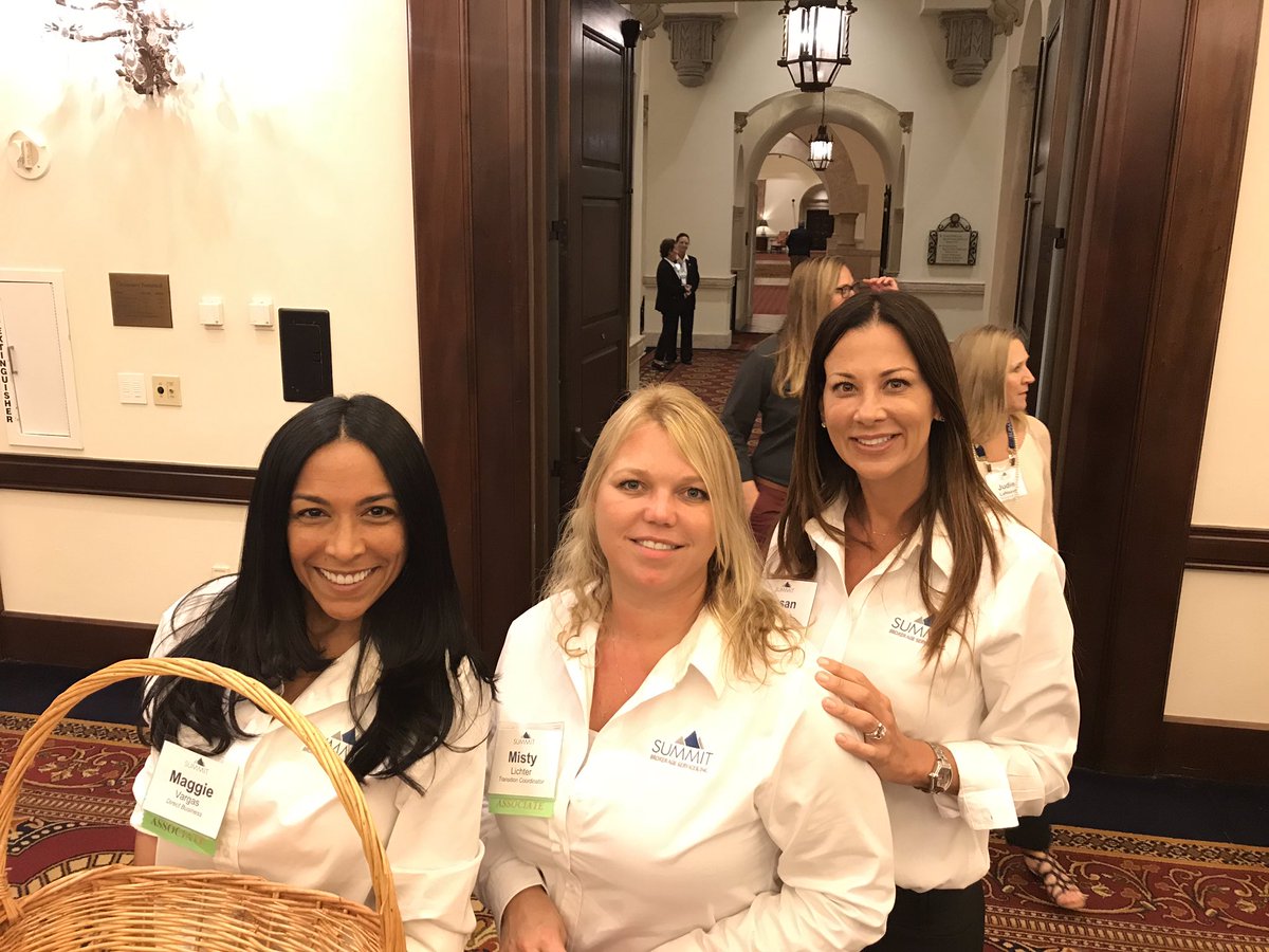 SummitFnNetwrks's tweet photo. More photos from last night #2017Connect https://t.co/R2edpQ0VW7