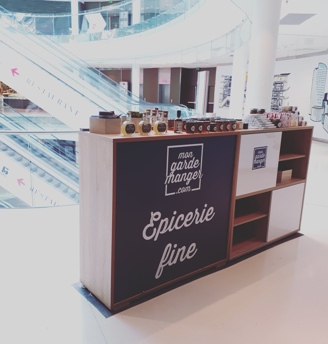 mgardemanger's tweet photo. @mgardemanger vient d'installer son pop up store épicerie fine au centre commercial Beaugrenelle 7J/7 10-20H jusqu'à fin janvier 2018 ! 😋 https://t.co/ECojs33NBG