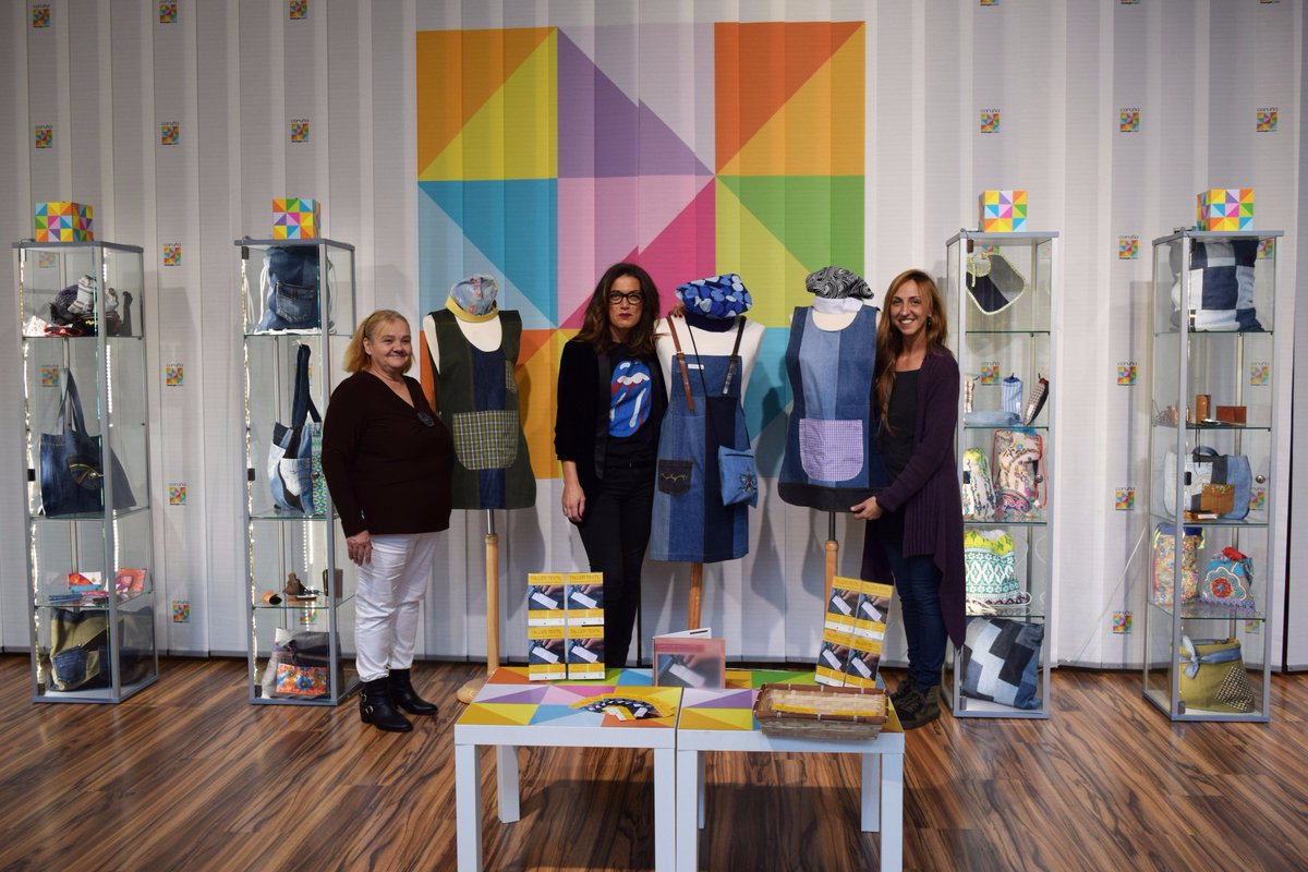 21NoticiasCom's tweet photo. Inauguración Exposición textil Padre Rubinos en Coruña The Style Outlets
https://t.co/aipeVEletZ https://t.co/xbitJtzST5