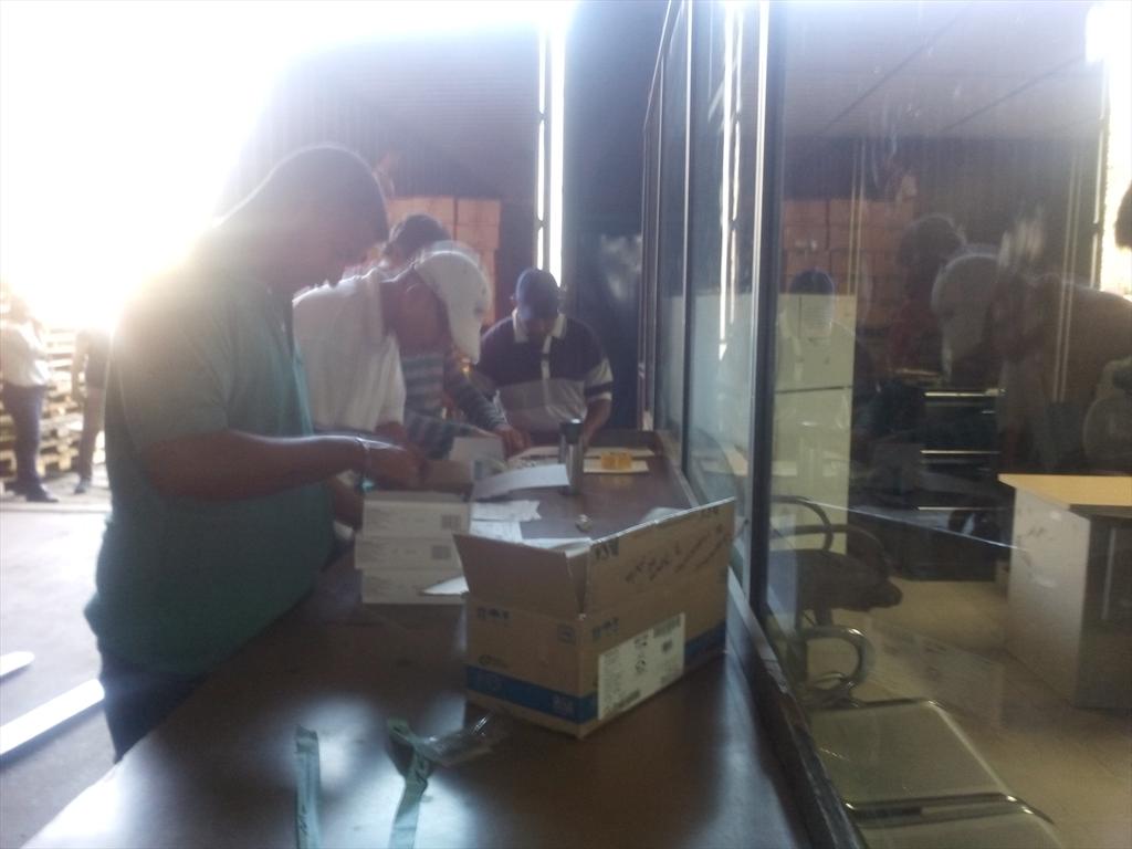 magdelyvalbuena's tweet photo. Desde la Proveeduría de Salud junto a sus trabajadores garantizando la distribución de los medicamentos al pueblo https://t.co/IaZSehDoD2
