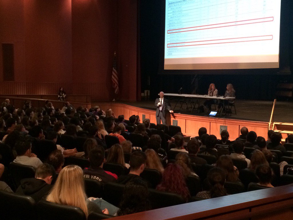 <a href="/USAO_CT/">U.S. Attorney CT</a> talking #OpioidCrisis w/ 500+ #NorthBranford High School students. The full story tonight  <a href="/FOX61News/">FOX61</a>