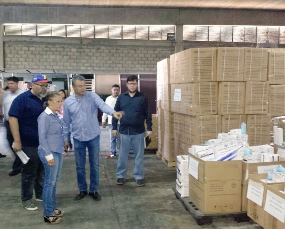 magdelyvalbuena's tweet photo. Desde la Proveeduría de Salud junto a sus trabajadores garantizando la distribución de los medicamentos al pueblo https://t.co/IaZSehDoD2