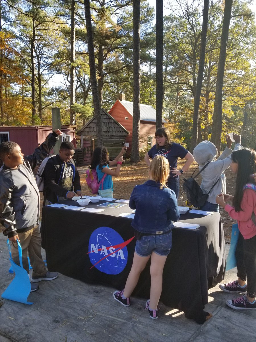 HarshKaren's tweet photo. NASA is so cool. #Furnacetown #pocomokemiddle💙💛 https://t.co/44AkzT6qiT