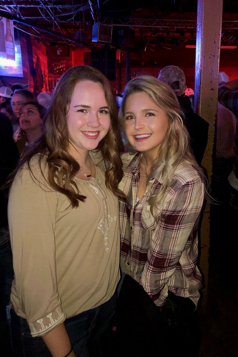 kwolfe3434's tweet photo. Randomly thought I’d update my Twitter...cause I mean it’s only been a year or so since I last got on lol #collegestation https://t.co/f2jx0s5GIw