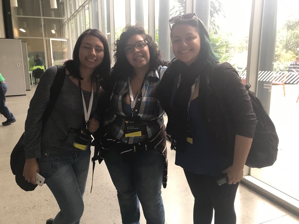 chougeral's tweet photo. Meeting new people in #JSConf2017 @jsconfco!! Venezuelan Sisters 😊 https://t.co/PiU2CYmofL
