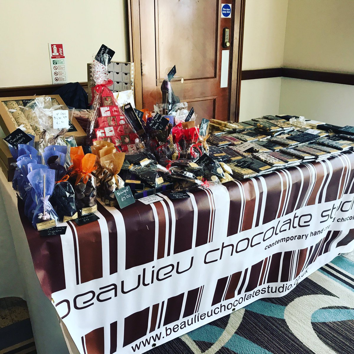 Christmas fair @GHSouthampton <a href="/ThisisDavina/">Davina McCall</a> #actionmedicalresearch