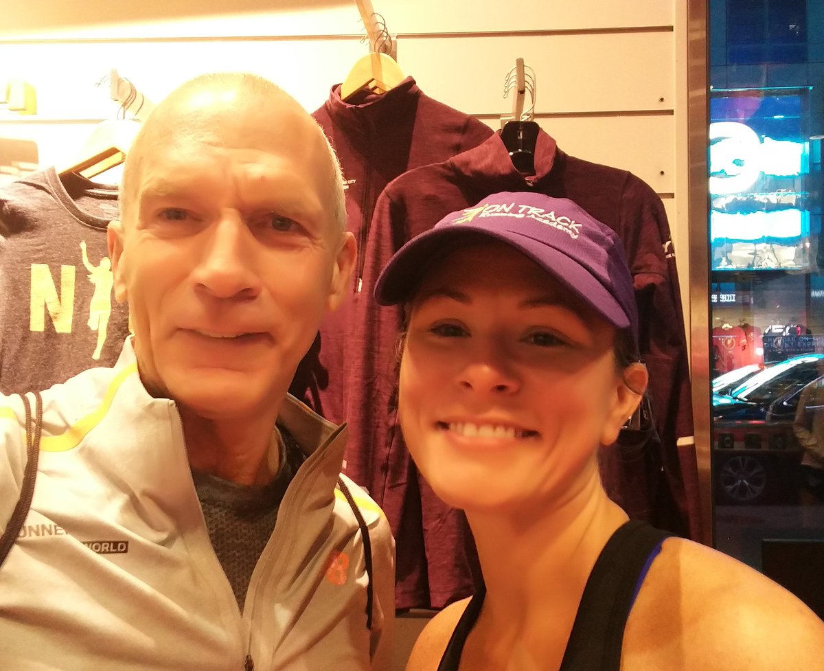 TrishPTrout's tweet image. Nice run into the park with @BartYasso @MollyHuddle and @runnersworld folks!  Great start to @nycmarathon weekend! #kttape #shakeoutrun