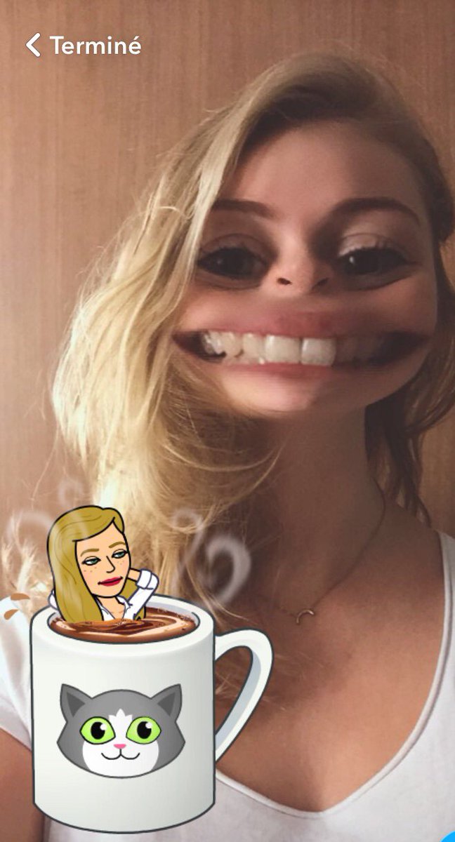 WE_Fac's tweet photo. [Nous] On vous présente Sarah, notre nouvelle chef de projet 100% Factory team spirit #sourianteetmotivee #encoreunapéro #bizutage😍😜 https://t.co/sYjcsJfDDb