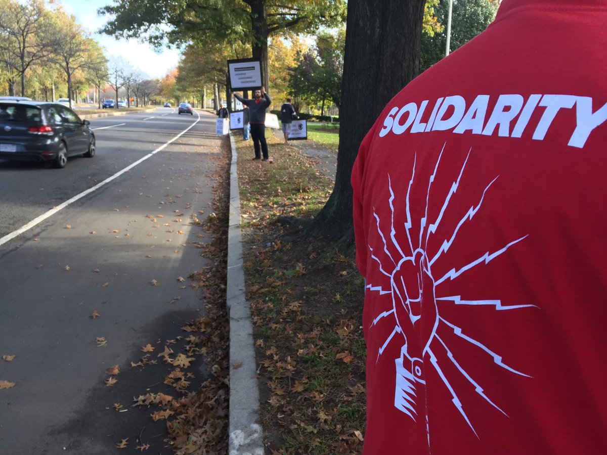 WBZPhotog's tweet photo. Still looking for fair contract #WBZ #CBS @ibewbzworkers #IBEW #Local1228 #Solidarity https://t.co/t6ArGHpxVw